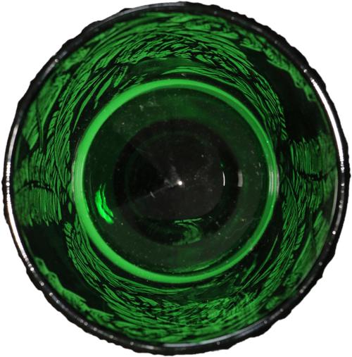 綠色風(fēng)暴 一款名為“綠色風(fēng)暴”的酒杯外觀設(shè)計(jì)
